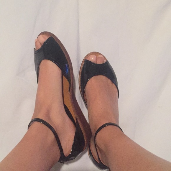 Chinese Laundry Sandals - Picture 5 of 6